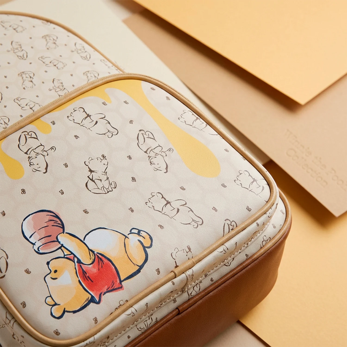 WINNIE THE POOH & HONEY POT BACKPACK